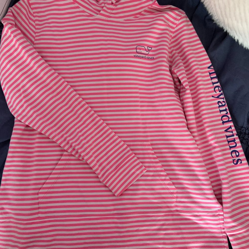 Vineyard Vines- Pink striped hoodie